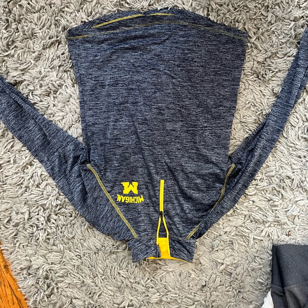 size medium rarely worn michigan quarter zip
